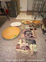 MaxSold Auction: Lot of Tabletop Items: Placemats, Coasters, Bowls, Boards - Windsor (Ontario, Canada) PARTNER MANAGED Downsizing Online Auction - Ashland Drive