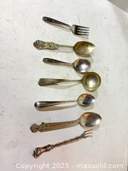 MaxSold Auction: Mixed flatware lot, 7 pieces - Windsor (Ontario, Canada) PARTNER MANAGED Downsizing Online Auction - Ashland Drive