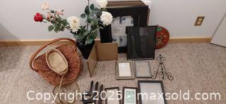 MaxSold Auction: Mixed Home Decor Lot: Frames, Baskets, Silk Flowers, Plaque - Windsor (Ontario, Canada) PARTNER MANAGED Downsizing Online Auction - Ashland Drive