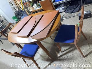 MaxSold Auction: Oval Dining Table with 3 Matching Chairs, Seats 4 - Windsor (Ontario, Canada) PARTNER MANAGED Downsizing Online Auction - Ashland Drive