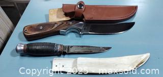 MaxSold Auction: Pair of Assorted Fixed Blade Cutters with Sheaths - Windsor (Ontario, Canada) PARTNER MANAGED Downsizing Online Auction - Ashland Drive