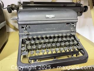 MaxSold Auction: Royal Portable Manual Mechanical Typewriter (Mid-Century) - Windsor (Ontario, Canada) PARTNER MANAGED Downsizing Online Auction - Ashland Drive