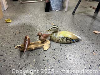 MaxSold Auction: Set of 2 Hand-Painted Wooden Bird Decoys Displays - Windsor (Ontario, Canada) PARTNER MANAGED Downsizing Online Auction - Ashland Drive