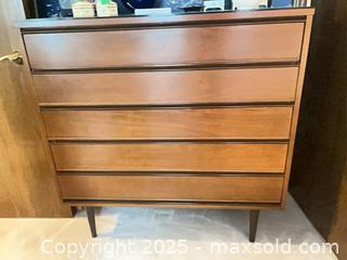 MaxSold Auction: Dresser D - Vaughan (Ontario, Canada) Moving Online Auction - Woodland Acres Crescent