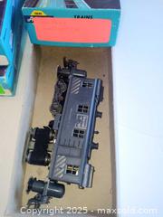 MaxSold Auction: VTG Athearn HO TRAIN CAR LOT D - Marlborough (Massachusetts, USA) PARTNER MANAGED Downsizing Online Auction - Farm Road