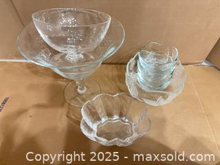 MaxSold Auction: Assorted Clear Glass Serving Bowls with Stemmed Compote, Lot of 7 - Lakeshore (Ontario, Canada) PARTNER MANAGED Estate Sale Online Auction - County Road 42