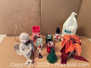 MaxSold Auction: Holiday Christmas Decor Lot, Mixed 9-Piece Set - Lakeshore (Ontario, Canada) PARTNER MANAGED Estate Sale Online Auction - County Road 42