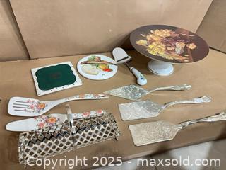 MaxSold Auction: Mixed Lot of Approx. 11 Cake &#38; Pie Servers and Accessories - Lakeshore (Ontario, Canada) PARTNER MANAGED Estate Sale Online Auction - County Road 42