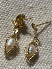 MaxSold Auction: Vintage 10K Yellow Gold Drop Stud Earrings with Baroque Freshwater Pearls - Toronto (Ontario, Canada) SELLER MANAGED Downsizing Online Auction - O'Connor Drive (CONDO)