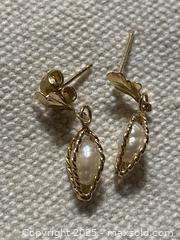 MaxSold Auction: Vintage 10K Yellow Gold Drop Stud Earrings with Baroque Freshwater Pearls - Toronto (Ontario, Canada) SELLER MANAGED Downsizing Online Auction - O'Connor Drive (CONDO)