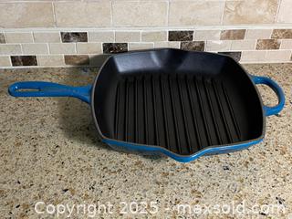 MaxSold Auction: Vintage Le Creuset 26 cm Square Enameled Cast Iron Grill Pan - Toronto (Ontario, Canada) SELLER MANAGED Downsizing Online Auction - O'Connor Drive (CONDO)