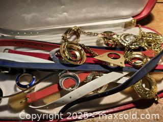 MaxSold Auction: Clebar Vintage Watch Set in Case - Burnaby (British Columbia, Canada) SELLER MANAGED Downsizing Online Auction - Claude Avenue