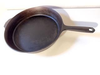 MaxSold Auction: Cast iron pan - Vancouver (British Columbia, Canada) SELLER MANAGED Downsizing Online Auction - West 30th Avenue