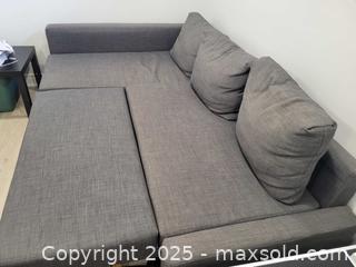 MaxSold Auction: Couch/sofa bed - Mississauga (Ontario, Canada) SELLER MANAGED Moving Online Auction - Nigel Road
