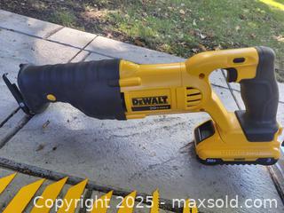 MaxSold Auction: DeWalt 20v Max Reciprocating Saw set - Mississauga (Ontario, Canada) SELLER MANAGED Moving Online Auction - Nigel Road