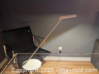 MaxSold Auction: Herman Miller Flute Personal Task Light - Toronto (Ontario, Canada) SELLER MANAGED Reseller Online Auction - Kempsell Crescent