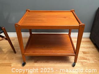 MaxSold Auction: Mid century modern Danish Teak bar/server cart - Toronto (Ontario, Canada) SELLER MANAGED Reseller Online Auction - Kempsell Crescent