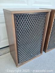 MaxSold Auction: Sansui SP-2500 Speakers – 2 - Sun City (Arizona, USA) SELLER MANAGED Reseller Online Auction - West Forrester Drive