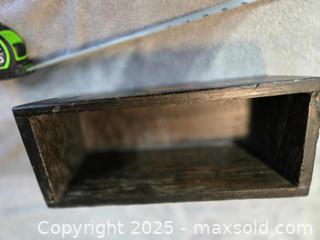 MaxSold Auction: Decor - Central Elgin (Ontario, Canada) SELLER MANAGED Downsizing Online Auction - Fairview Road