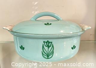 MaxSold Auction: DRU Holland Enamel Cast Iron Dutch Oven  - St. Catharines (Ontario, Canada) SELLER MANAGED Estate Sale Online Auction - Monique Crescent