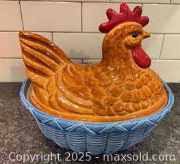 MaxSold Auction: Vintage Arnel Pottery Rooster Chicken Ceramic Egg Keeper - St. Catharines (Ontario, Canada) SELLER MANAGED Estate Sale Online Auction - Monique Crescent