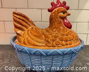 MaxSold Auction: Vintage Arnel Pottery Rooster Chicken Ceramic Egg Keeper - St. Catharines (Ontario, Canada) SELLER MANAGED Estate Sale Online Auction - Monique Crescent