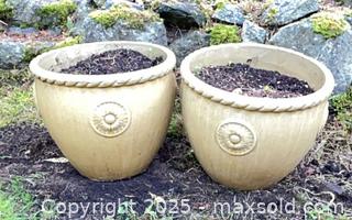 MaxSold Auction: Matching Ceramic Pots - Port Townsend (Washington, USA) PARTNER MANAGED Estate Sale Online Auction - Rosewood Street