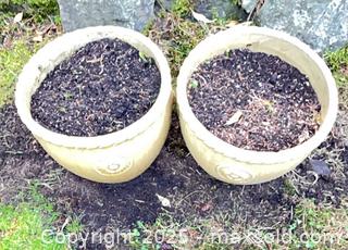 MaxSold Auction: Matching Ceramic Pots - Port Townsend (Washington, USA) PARTNER MANAGED Estate Sale Online Auction - Rosewood Street