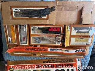 MaxSold Auction: Tyco HO Electric Train Set Components - Southborough (Massachusetts, USA) SELLER MANAGED Estate Sale Online Auction - Northboro Road