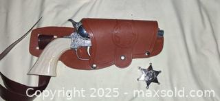MaxSold Auction: Vintage Toy Cap/Prop Revolver Costume Set with Holster &#38; Badge - Addington Highlands (Ontario, Canada) SELLER MANAGED Downsizing Online Auction - Addington Road 2