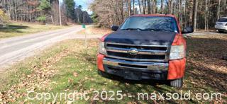 MaxSold Auction: 2010 chev silverado 4x4 3GCRKSEA3AG204304 - Addington Highlands (Ontario, Canada) SELLER MANAGED Downsizing Online Auction - Addington Road 2