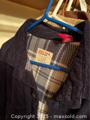 MaxSold Auction: Jackets - Saanich (British Columbia, Canada) PARTNER MANAGED Moving Online Auction - Annabern Crescent