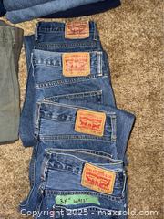 MaxSold Auction: Men’s Casual Clothing - Saanich (British Columbia, Canada) PARTNER MANAGED Moving Online Auction - Annabern Crescent