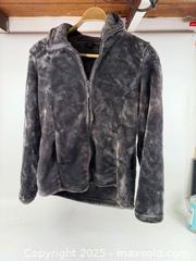 MaxSold Auction: Vintage 32° heat, fleece jacket size medium - Concord (California, USA) SELLER MANAGED Estate Sale Online Auction - Landana Drive