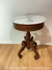 MaxSold Auction: Victorian Table and Lamp - Port Townsend (Washington, USA) PARTNER MANAGED Moving Online Auction - Highland Loop