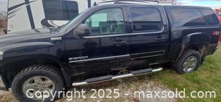 MaxSold Auction: 2012 GMC Sierra 1500 SLT 4WD (8 Cylinders 7 5.3L FI FFV OHV 328 CID) VIN: 3GTP2WE77CG161897  - Caledon (Ontario, Canada) PARTNER MANAGED Estate Sale Online Auction - Hurontario Street