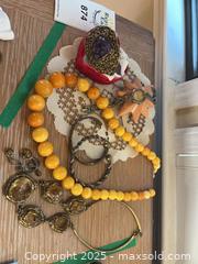 MaxSold Auction: Vintage Style &#38; Semi-Precious Stone Jewelry - North Vancouver (British Columbia, Canada) PARTNER MANAGED Estate Sale Online Auction - Seymour Boulevard