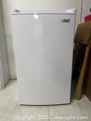 MaxSold Auction: Arctic King Compact Single-Door Freezer, White - Kingston (Ontario, Canada) SELLER MANAGED Estate Sale Online Auction - Mona Drive