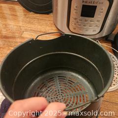 MaxSold Auction: Instant pot 11 in 1 8qt air fryer/pressure cooker combo - Toronto (Ontario, Canada) SELLER MANAGED Downsizing Online Auction - Avenue Road