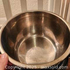 MaxSold Auction: Instant pot 11 in 1 8qt air fryer/pressure cooker combo - Toronto (Ontario, Canada) SELLER MANAGED Downsizing Online Auction - Avenue Road