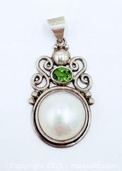 MaxSold Auction: 925 Sterling Silver Pearl and Peridot Pendant 2” - Esquimalt (British Columbia, Canada) PARTNER MANAGED Reseller Online Auction - Lampson Street