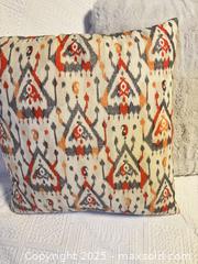 MaxSold Auction: 3 assorted cushions - Toronto (Ontario, Canada) SELLER MANAGED Reseller Online Auction - Greengrove Crescent