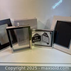 MaxSold Auction: Assorted frames - A - Toronto (Ontario, Canada) SELLER MANAGED Reseller Online Auction - Greengrove Crescent