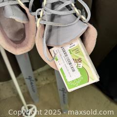 MaxSold Auction: cross country skis with boots and wax - Toronto (Ontario, Canada) SELLER MANAGED Reseller Online Auction - Greengrove Crescent