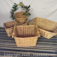 MaxSold Auction: Wicker baskets/storage - Toronto (Ontario, Canada) SELLER MANAGED Reseller Online Auction - Greengrove Crescent