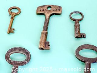 MaxSold Auction: 11 Antique Skeleton Keys - Toronto (Ontario, Canada) SELLER MANAGED Downsizing Online Auction - Nassau Street
