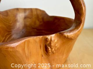 MaxSold Auction: Hand Crafted Burl Wood Bowl Basket  - Toronto (Ontario, Canada) SELLER MANAGED Downsizing Online Auction - Nassau Street