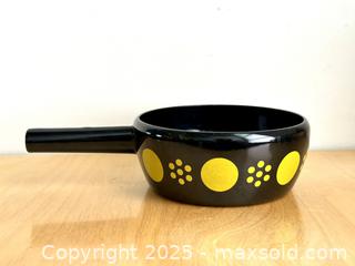 MaxSold Auction: MCM Enameled Metal Pot - Toronto (Ontario, Canada) SELLER MANAGED Downsizing Online Auction - Nassau Street