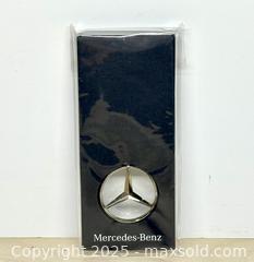MaxSold Auction: Mercedes Benz Keyring - NEW - Toronto (Ontario, Canada) SELLER MANAGED Downsizing Online Auction - Nassau Street