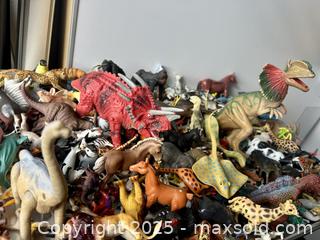 MaxSold Auction: Plastic Animal Toys, 9lbs - Toronto (Ontario, Canada) SELLER MANAGED Downsizing Online Auction - Nassau Street